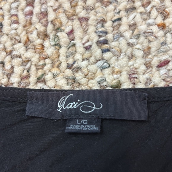 Xai Black Sleeveless Women's Rayon Split Back Top. Large - Picture 5 of 9